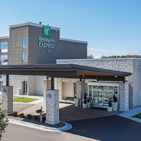 Holiday Inn Express & Suites Ludington By Ihg Bagian luar foto