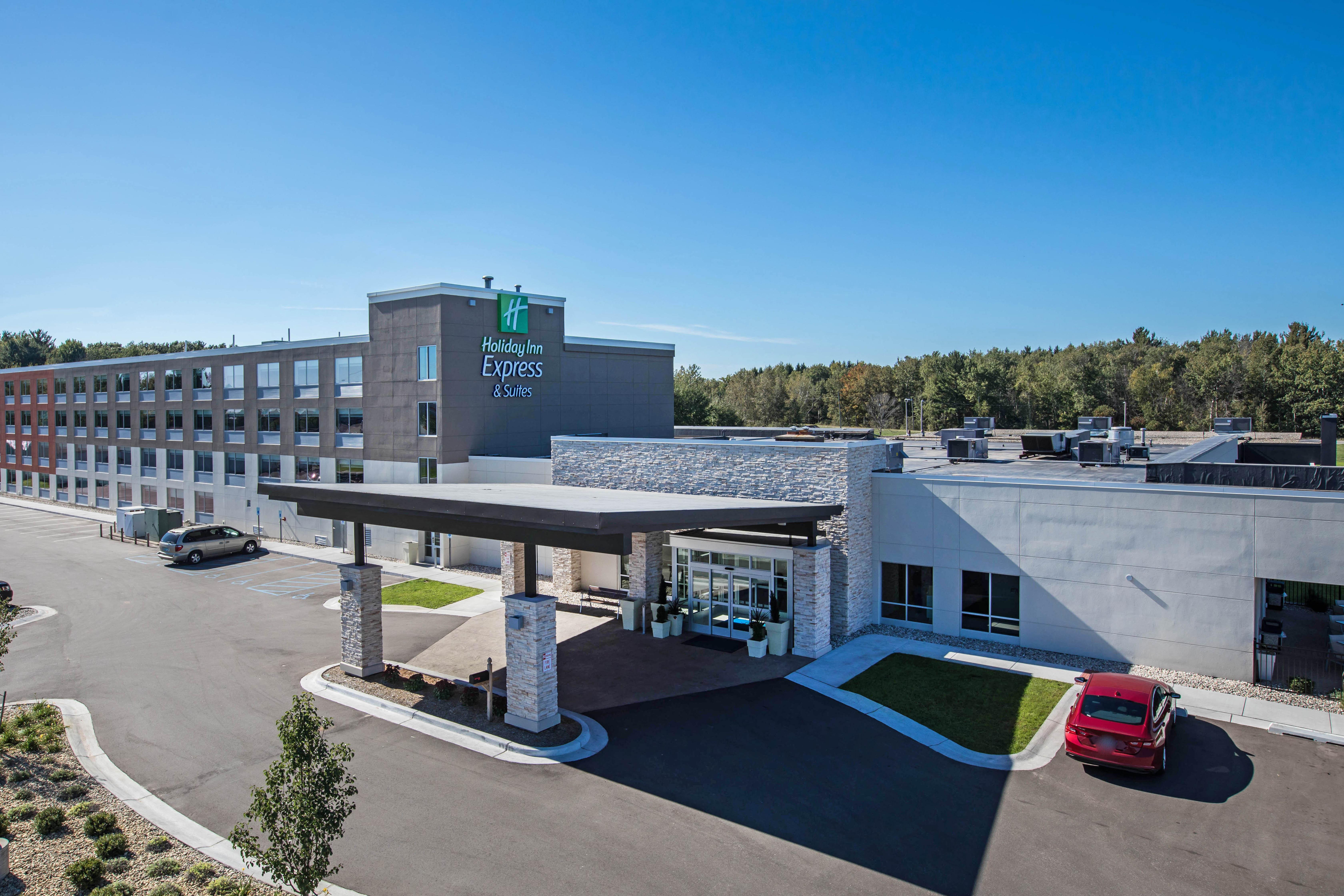 Holiday Inn Express & Suites Ludington By Ihg Bagian luar foto
