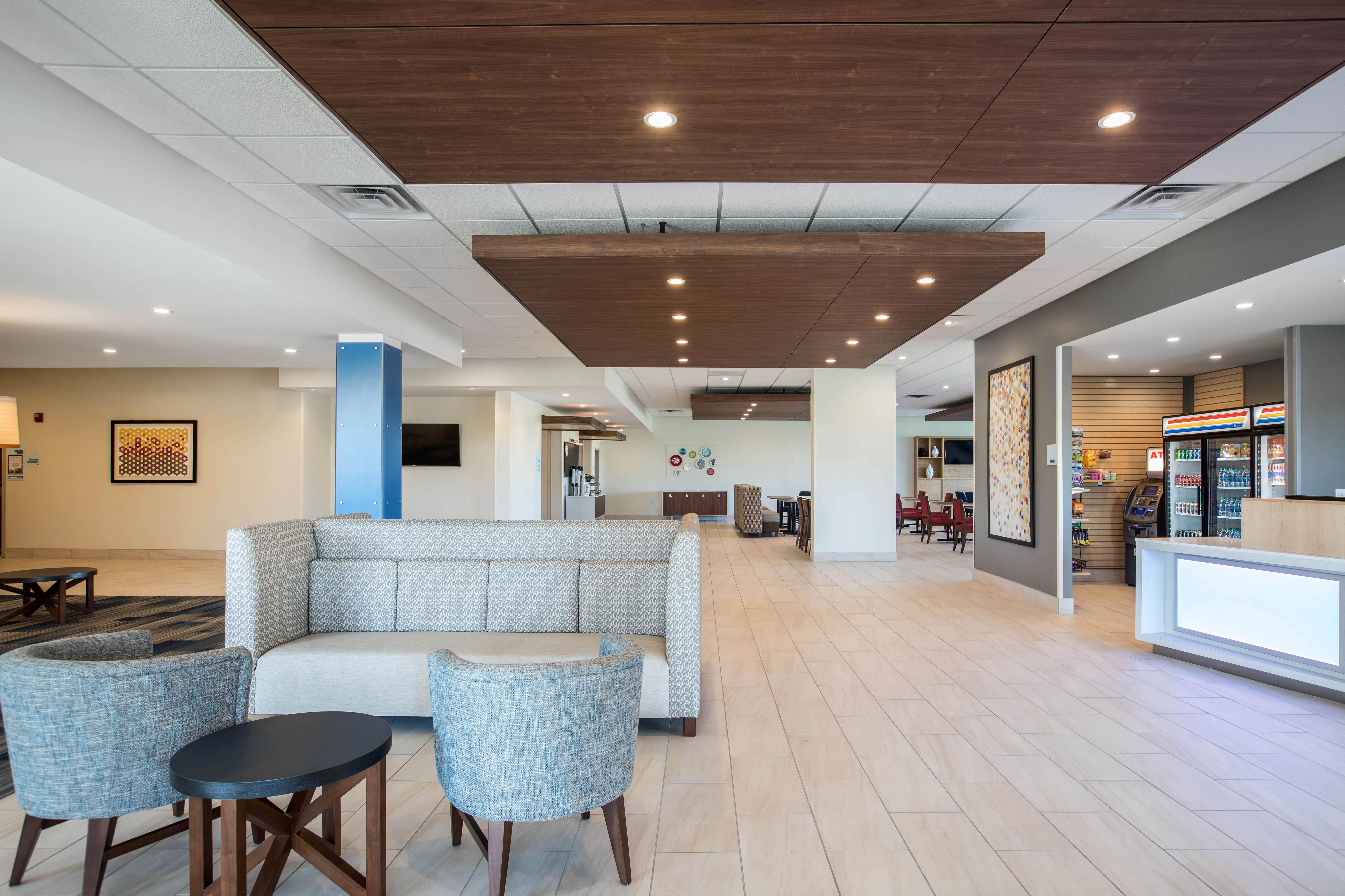 Holiday Inn Express & Suites Ludington By Ihg Bagian luar foto