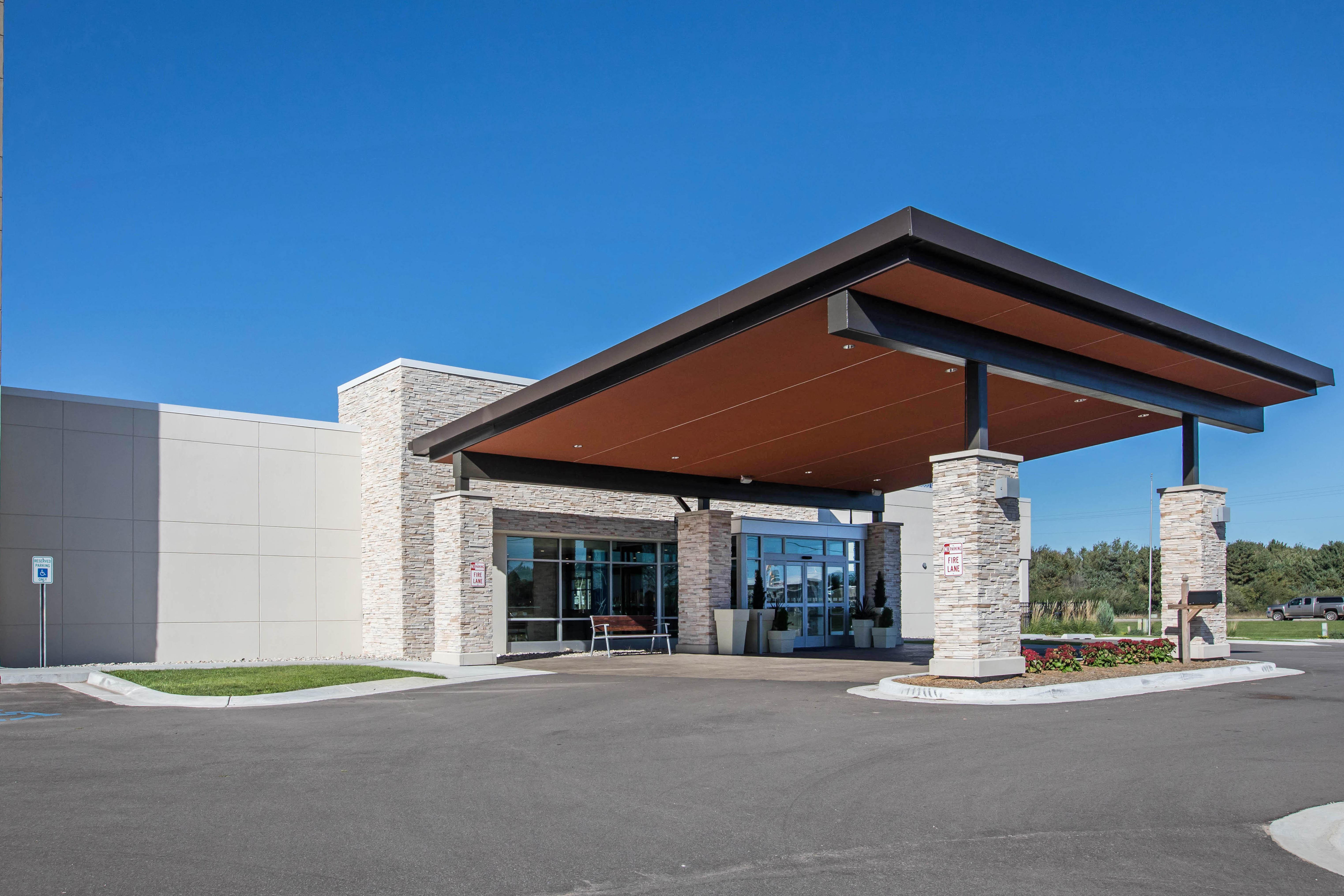 Holiday Inn Express & Suites Ludington By Ihg Bagian luar foto