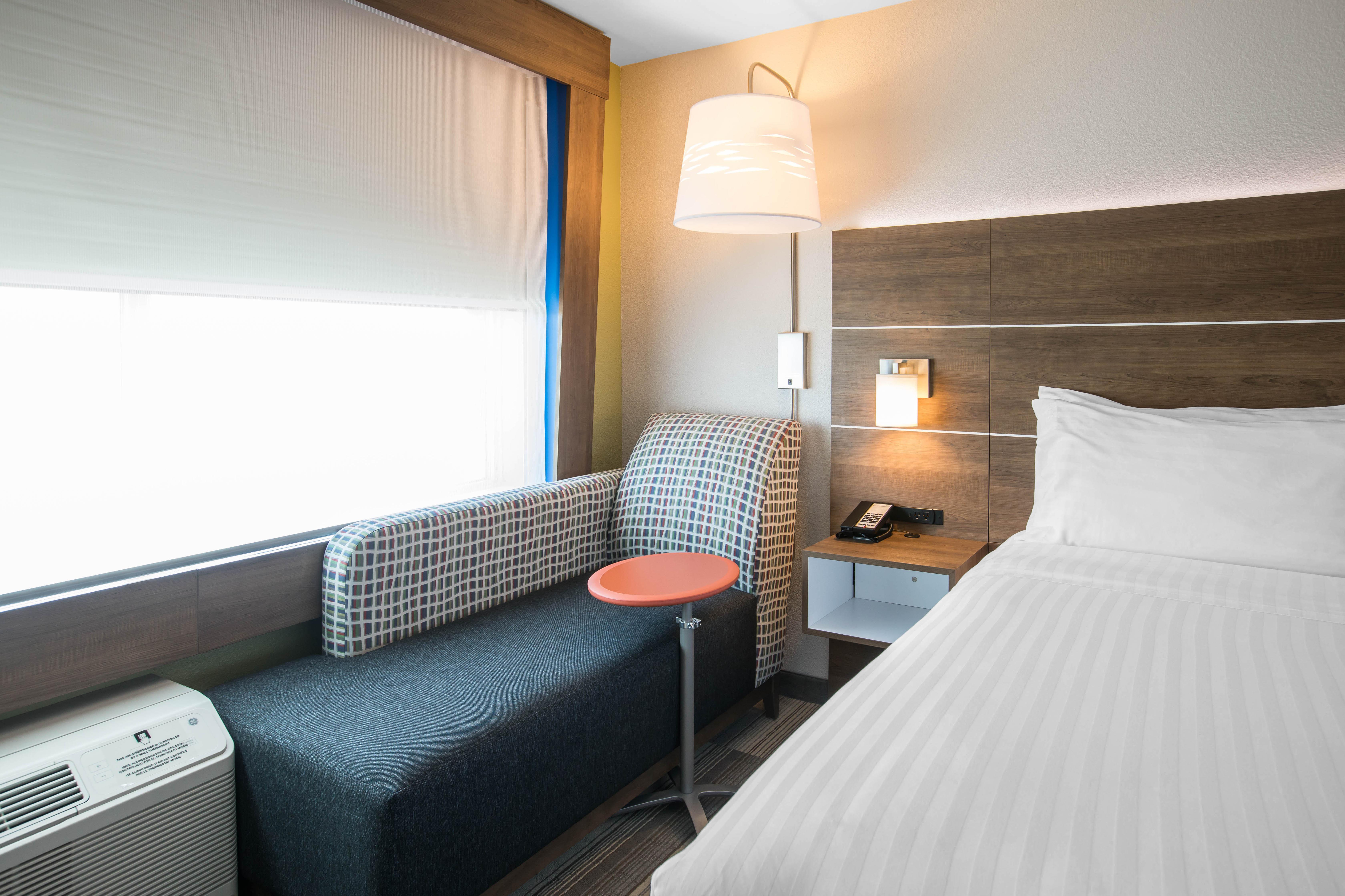 Holiday Inn Express & Suites Ludington By Ihg Bagian luar foto