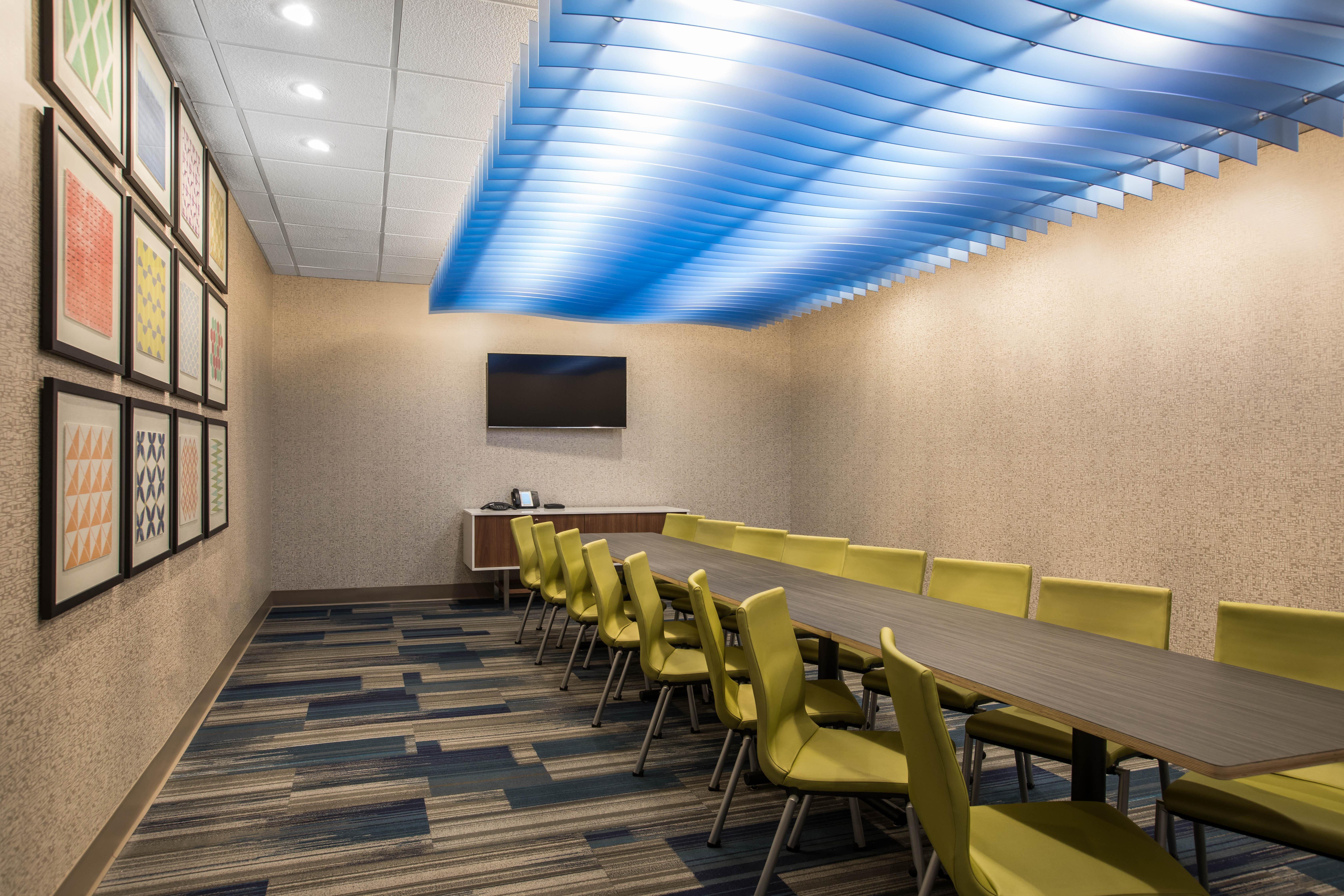 Holiday Inn Express & Suites Ludington By Ihg Bagian luar foto