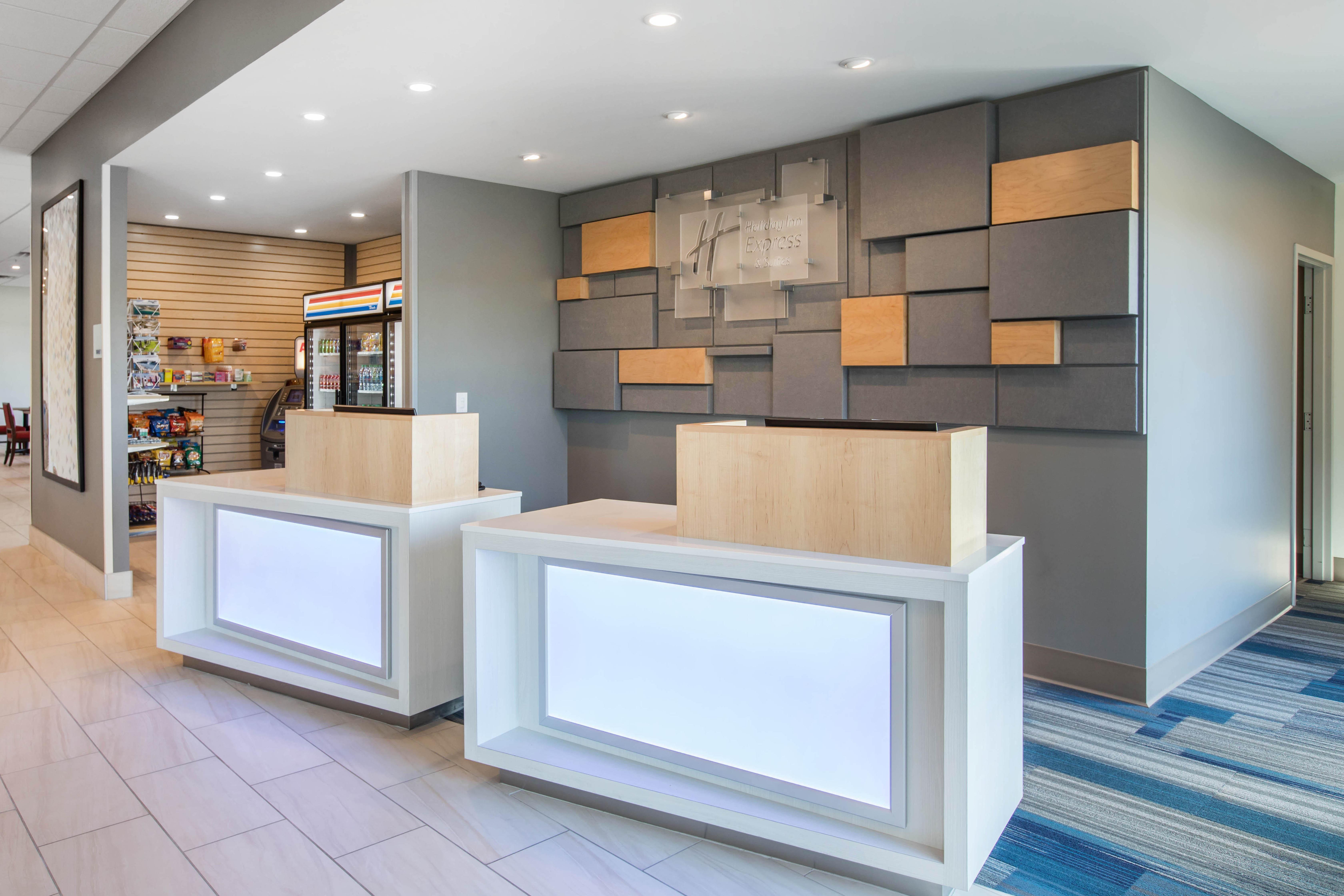 Holiday Inn Express & Suites Ludington By Ihg Bagian luar foto