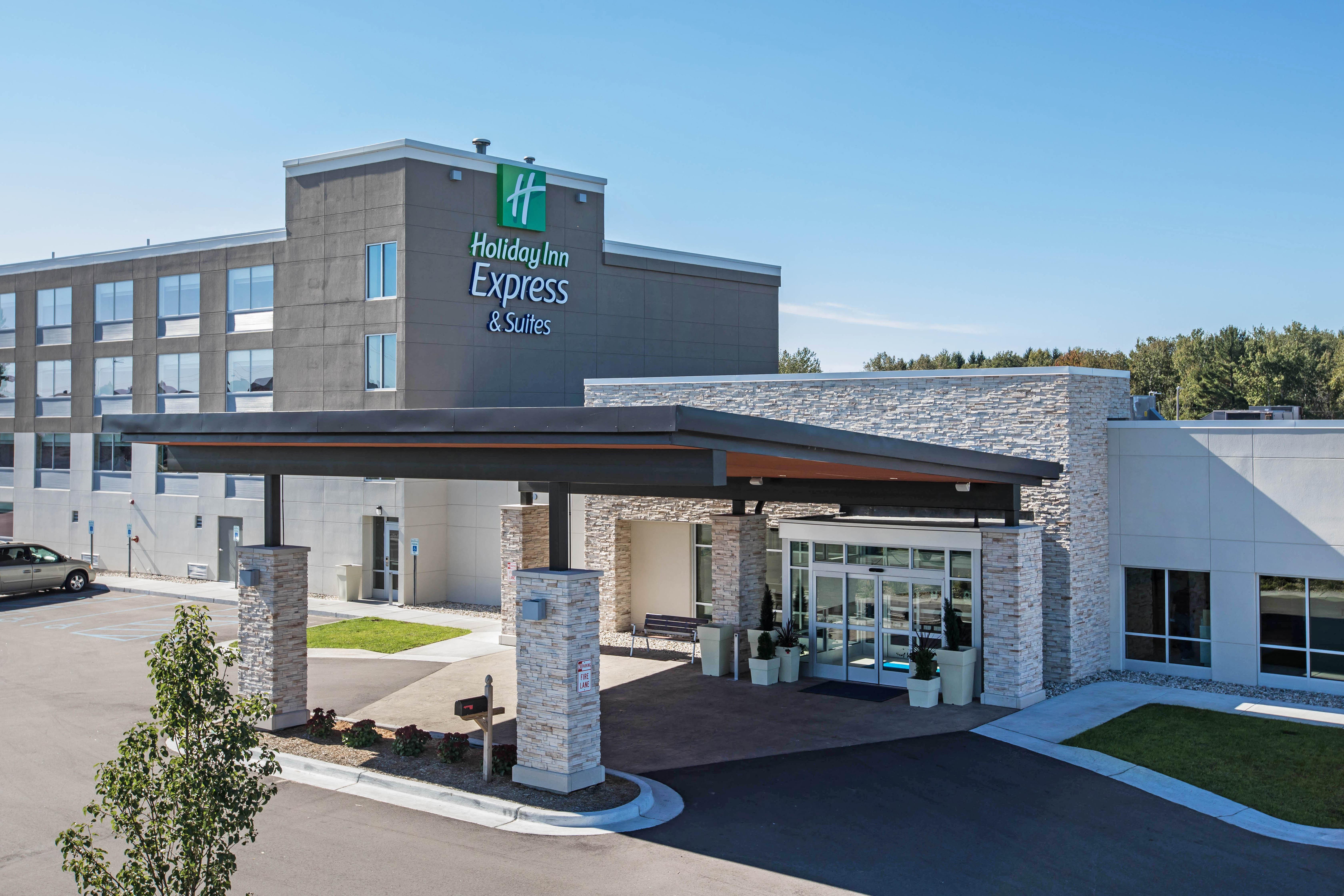 Holiday Inn Express & Suites Ludington By Ihg Bagian luar foto