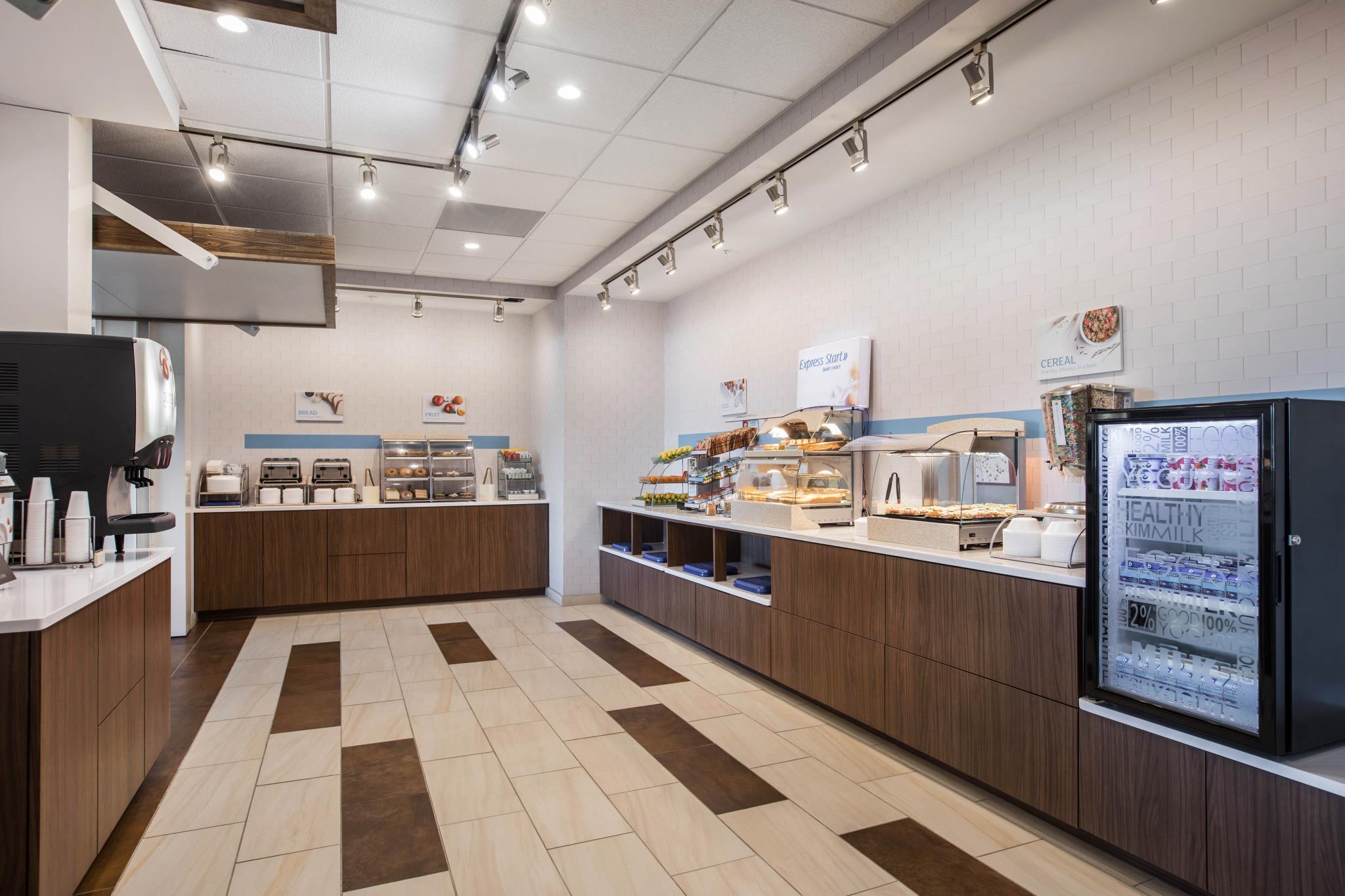 Holiday Inn Express & Suites Ludington By Ihg Bagian luar foto